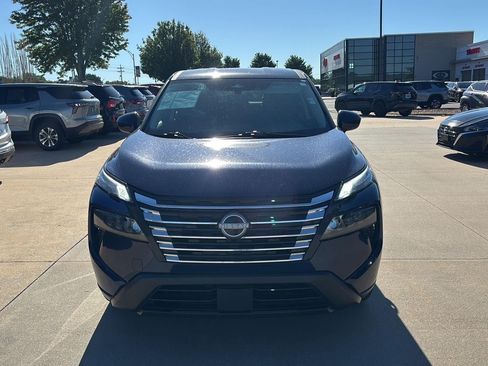 Used 2025 Nissan Rogue SV AWD/4WD image 19