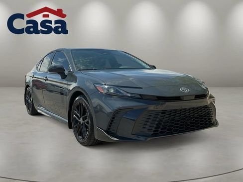 Used 2025 Toyota Camry SE FWD image 7