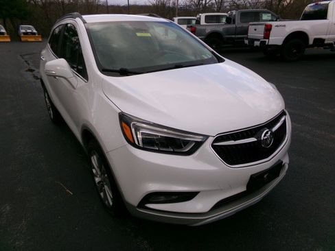 Used 2017 Buick Encore Essence image 2