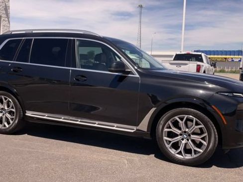 Used 2026 BMW X7 xDrive40i AWD/4WD image 3