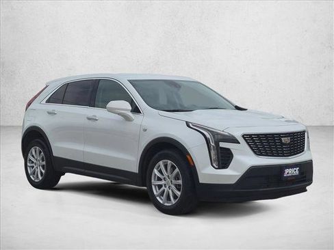 Used 2023 Cadillac XT4 Luxury FWD image 3