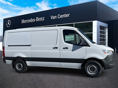 New 2025 Mercedes-Benz Sprinter 2500 image 2