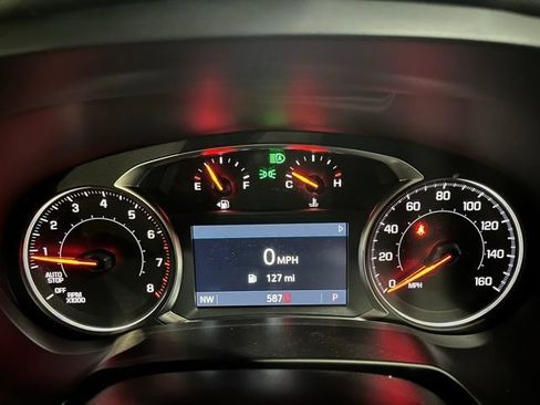 Used 2025 Chevrolet Blazer LT FWD image 22