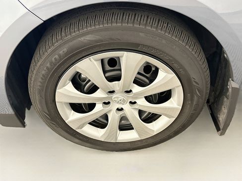 Used 2025 Toyota Corolla LE FWD image 11