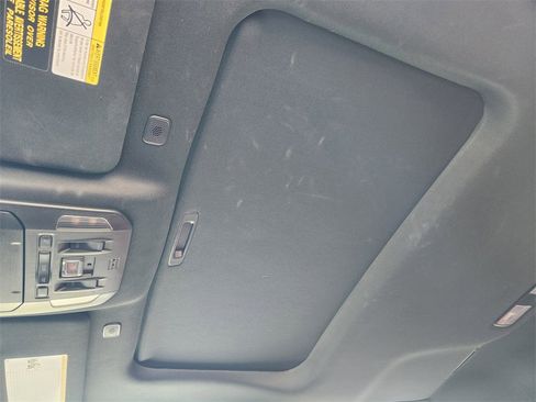 Used 2023 Toyota Highlander XSE image 25