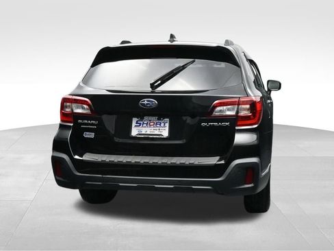 Used 2018 Subaru Outback 2.5i Touring AWD/4WD image 4