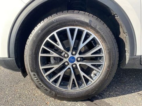 Used 2022 Ford Escape SEL w/ Technology Package FWD image 21