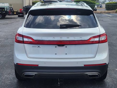 Used 2016 Lincoln MKX Reserve w/ Technology Package FWD image 5