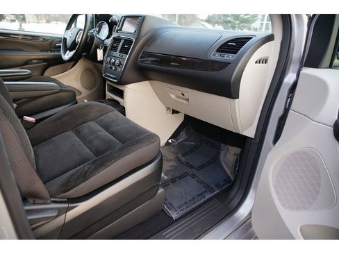 Used 2017 Dodge Grand Caravan SE w/ Power Window Group image 28