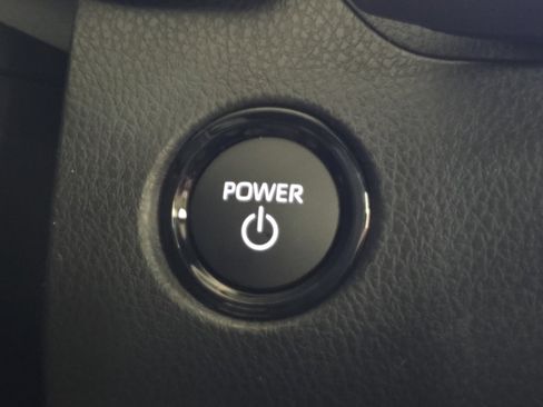 New 2026 Toyota Camry Hybrid FWD image 31