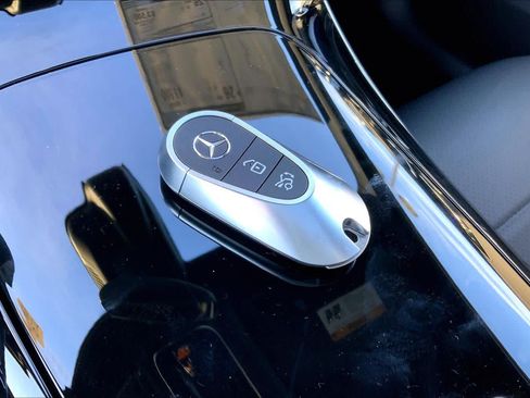 Used 2026 Mercedes-Benz GLC 300 4MATIC image 21