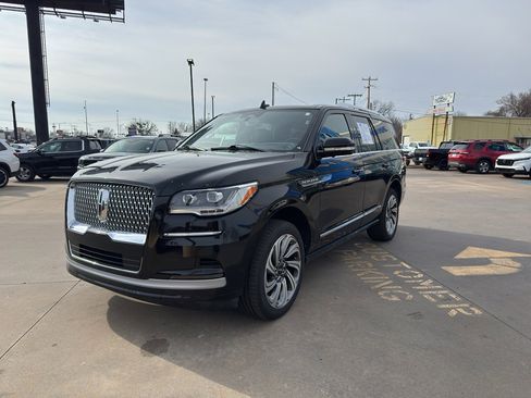 Used 2024 Lincoln Navigator Reserve image 29