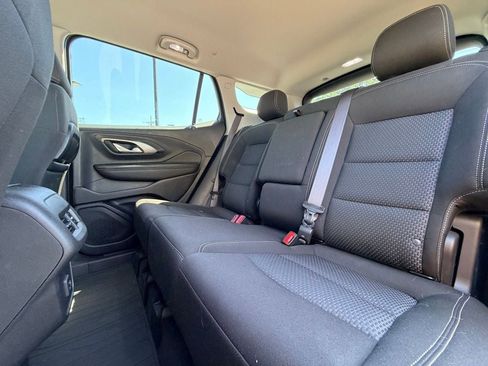 Used 2022 GMC Terrain SLE w/ Driver Convenience Package FWD image 16