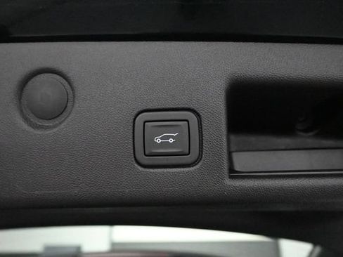 Used 2023 Chevrolet Equinox LT AWD/4WD image 14