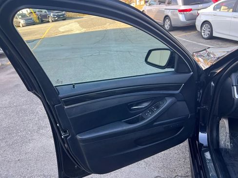 Used 2013 BMW 550i xDrive Sedan image 19