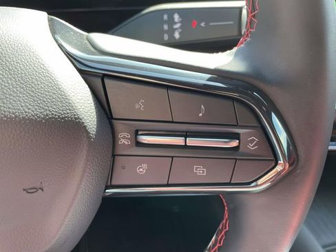 Used 2024 Chevrolet Equinox EV RS image 20