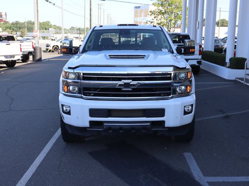 Used 2019 Chevrolet Silverado 2500 High Country w/ Duramax Plus Package AWD/4WD image 3