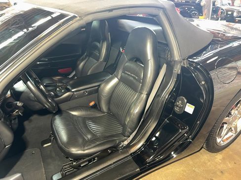 Used 1998 Chevrolet Corvette Convertible w/ Memory Pkg RWD image 14