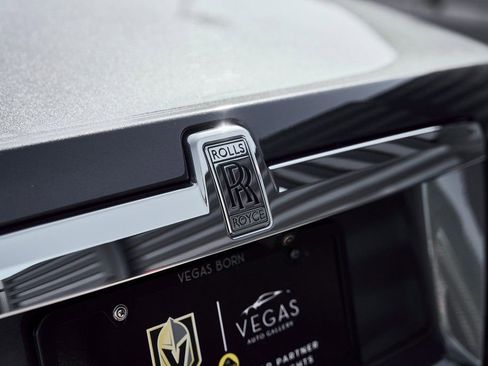 Used 2023 Rolls-Royce Ghost RWD image 11