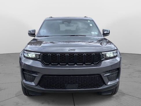 Used 2023 Jeep Grand Cherokee Altitude image 8