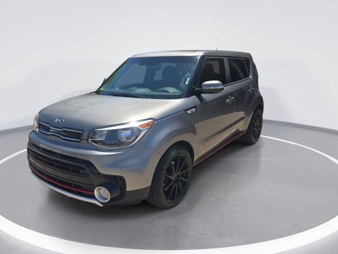 Used 2018 Kia Soul ! FWD image 4