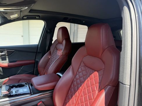 Used 2023 Audi SQ7 Prestige w/ Prestige Package AWD/4WD image 9