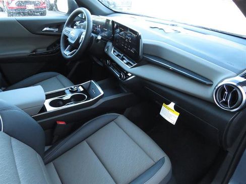 New 2026 Chevrolet Equinox LT w/ Convenience Package II image 18