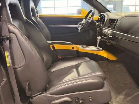 Used 2004 Chevrolet SSR w/ Preferred Equipment Group RWD image 20