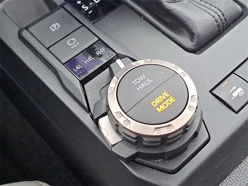 Used 2024 Toyota Tacoma Limited image 17