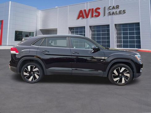 Used 2025 Volkswagen Atlas Cross Sport SE FWD image 5