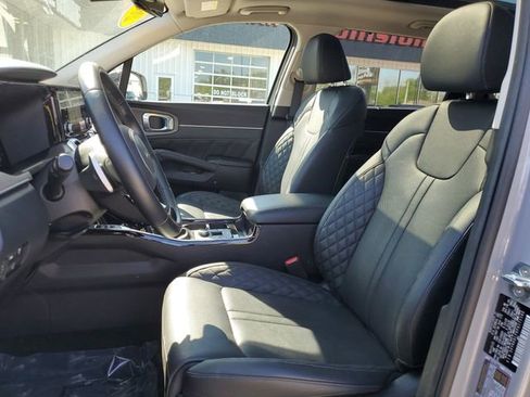 Used 2023 Kia Sorento SX Prestige image 20