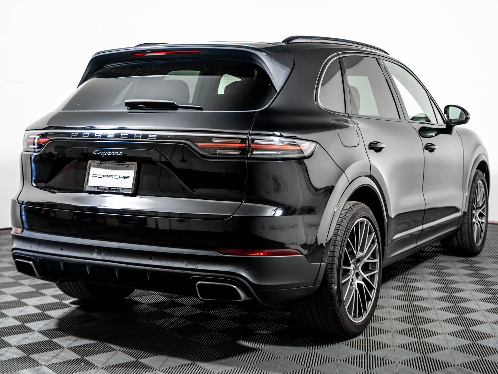 Certified 2023 Porsche Cayenne AWD/4WD image 10