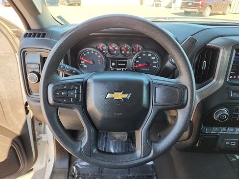 Used 2023 Chevrolet Silverado 1500 Custom image 17