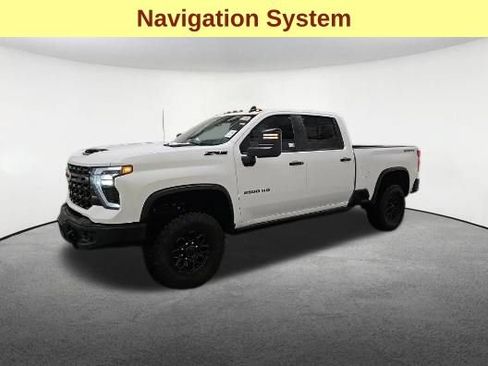 Used 2025 Chevrolet Silverado 2500 ZR2 w/ ZR2 Bison Edition AWD/4WD image 4