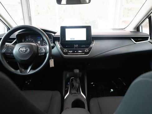 Used 2025 Toyota Corolla LE FWD image 20
