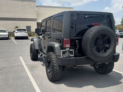Used 2011 Jeep Wrangler Unlimited Rubicon w/ Connectivity Group AWD/4WD image 16