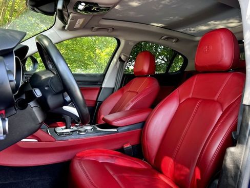 Used 2021 Alfa Romeo Stelvio Sprint w/ Nero Edizione image 17