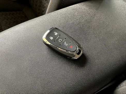 Used 2023 Chevrolet Equinox LT FWD image 32