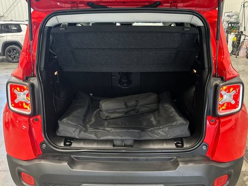 Used 2017 Jeep Renegade Limited AWD/4WD image 29