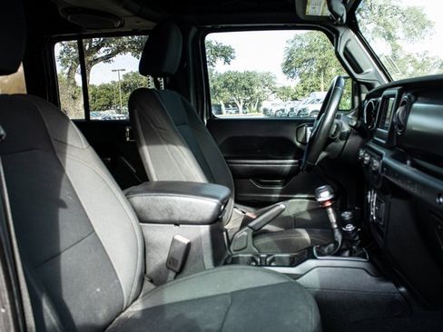 Used 2018 Jeep Wrangler Unlimited Sport S image 18