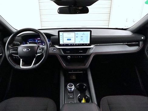 Used 2025 Ford Explorer ST-Line w/ ST-Line Street Pack image 13