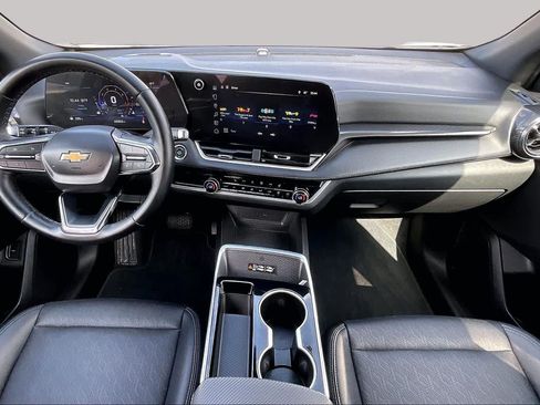 Used 2025 Chevrolet Equinox LT w/ Convenience Package II FWD image 14
