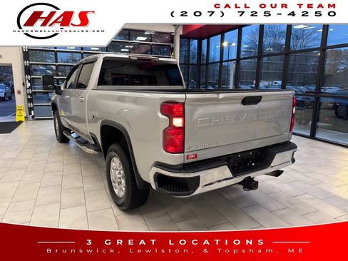 Used 2021 Chevrolet Silverado 2500 LT w/ Convenience Package image 3