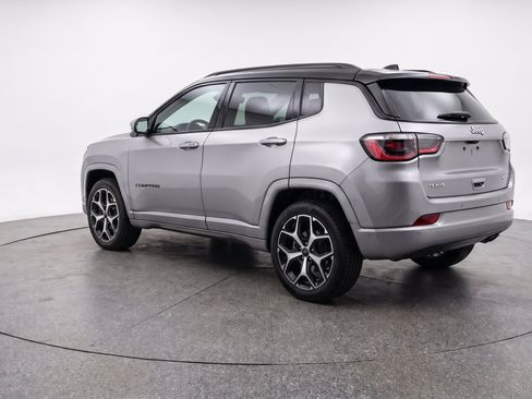 Used 2025 Jeep Compass Limited AWD/4WD image 8