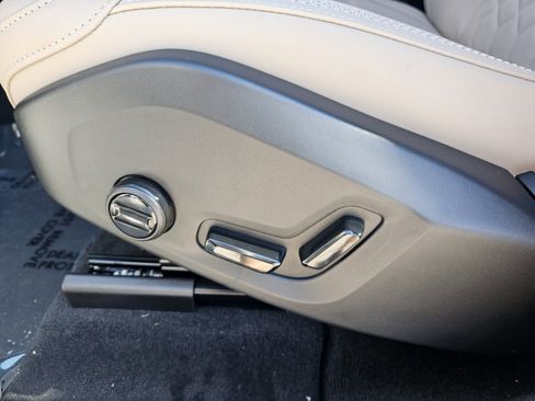 New 2026 Volvo XC60 B5 Plus w/ Climate Package image 8