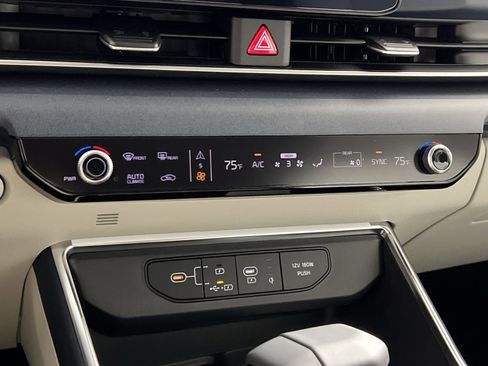 New 2026 Kia Carnival EX FWD image 19