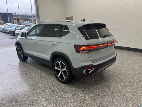 New 2026 Volkswagen Taos SEL image 3