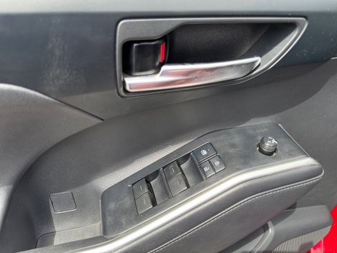 Used 2020 Toyota Highlander XLE image 11