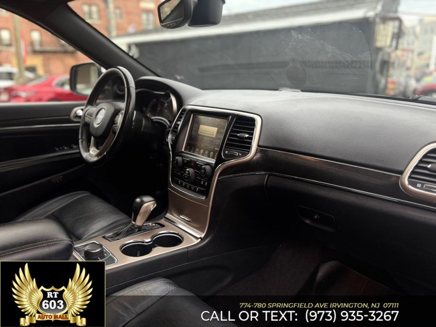 Used 2017 Jeep Grand Cherokee Limited w/ Luxury Group II AWD/4WD image 15