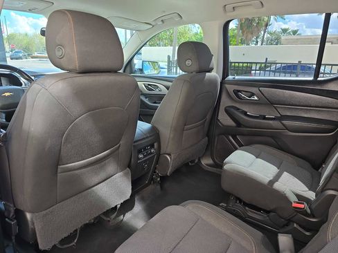 Used 2018 Chevrolet Traverse LT image 14